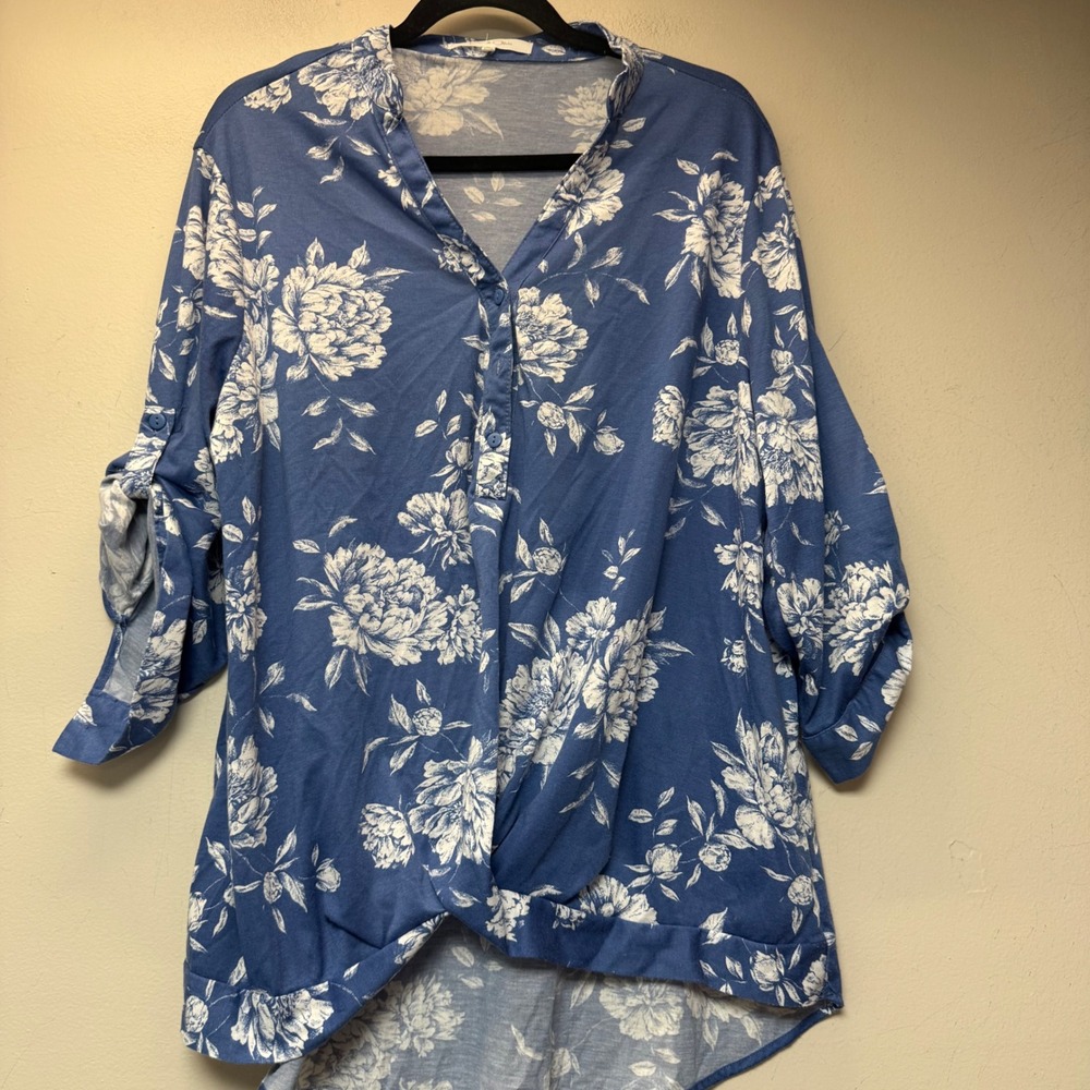 Eden & Olivia Blouse Women 2X Blue Excellent Floral Twist Front Roll Tab Tunic
